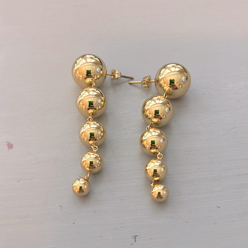 Bauble Bar like new gold plated earrings.